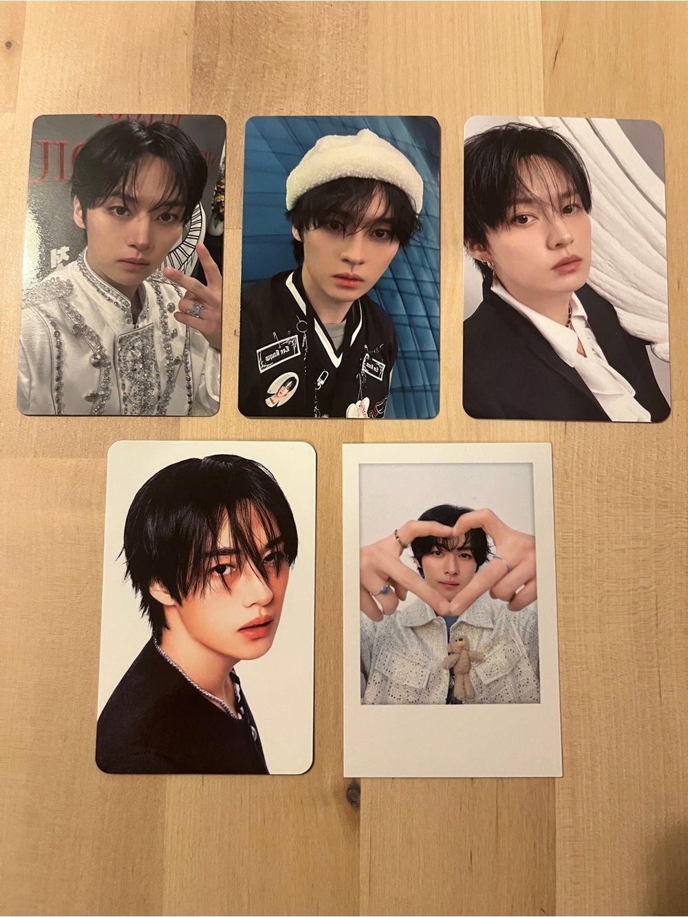 Set of 5 OFFICIAL Lee Know of Stray Kids photocards (set # 11)